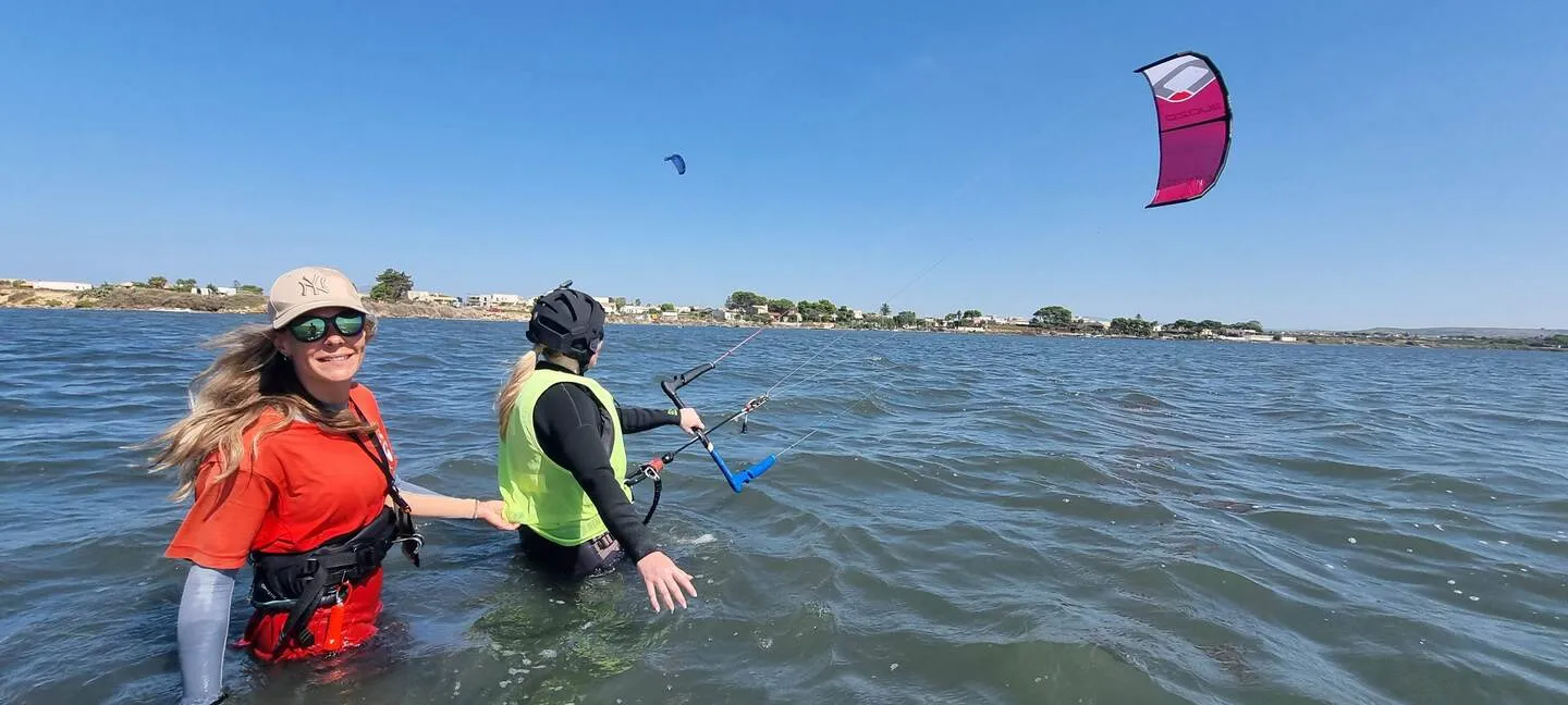 Beginner kitesurf courses